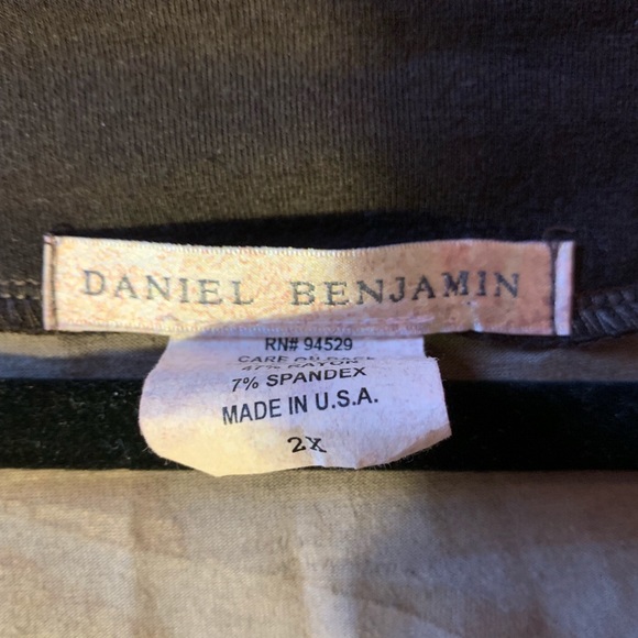 Daniel Benjamin Tunic - Picture 2 of 3